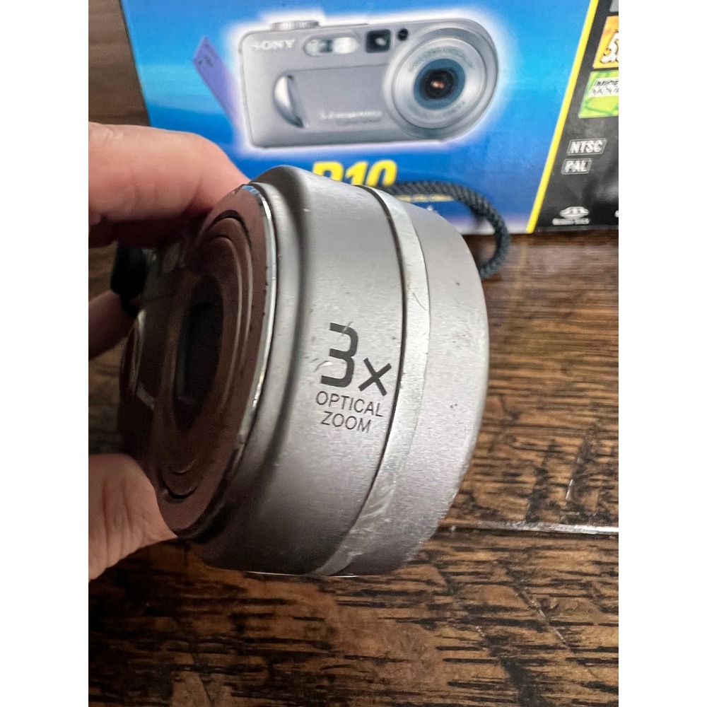 Sony Cyber-shot DSC-P10 Digital Camera Silver 5.0MP 3x Optical Zoom Box Bundle - Picture 8 of 11